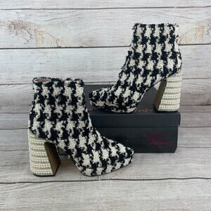 Betsey Johnson Raylan Womens Sz 5M Zip Boots Houndstooth Black White Pearls